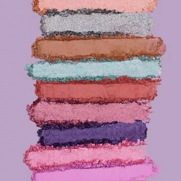 Kylie Cosmetics x Balmain Limited Edition Bundle - Picture 7 of 8